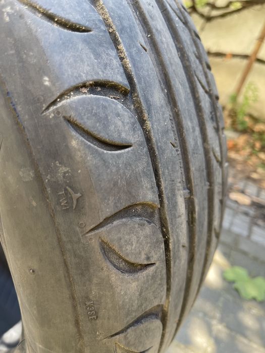 Anvelope vara 225/50/R17 98 W pe 17”