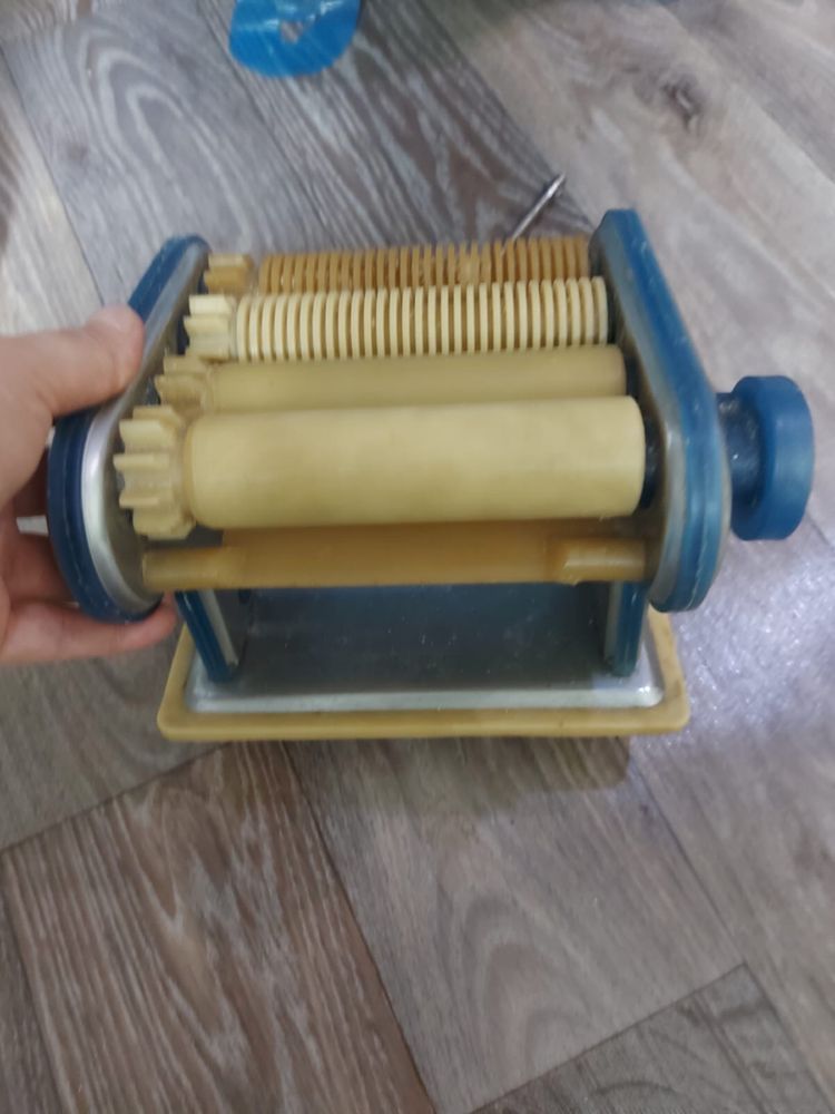 Продаю лапшурезку советская