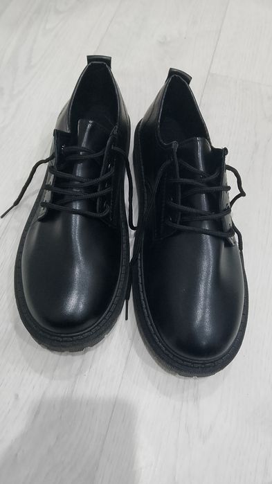 Продам мужские туфли