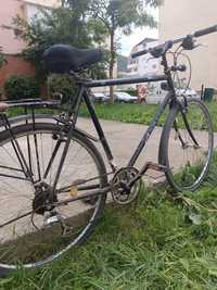 Vând bicicleta tip semicursa,ușoară cu cadru din aluminiu