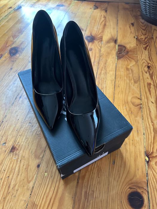 Елегантни черни обувки