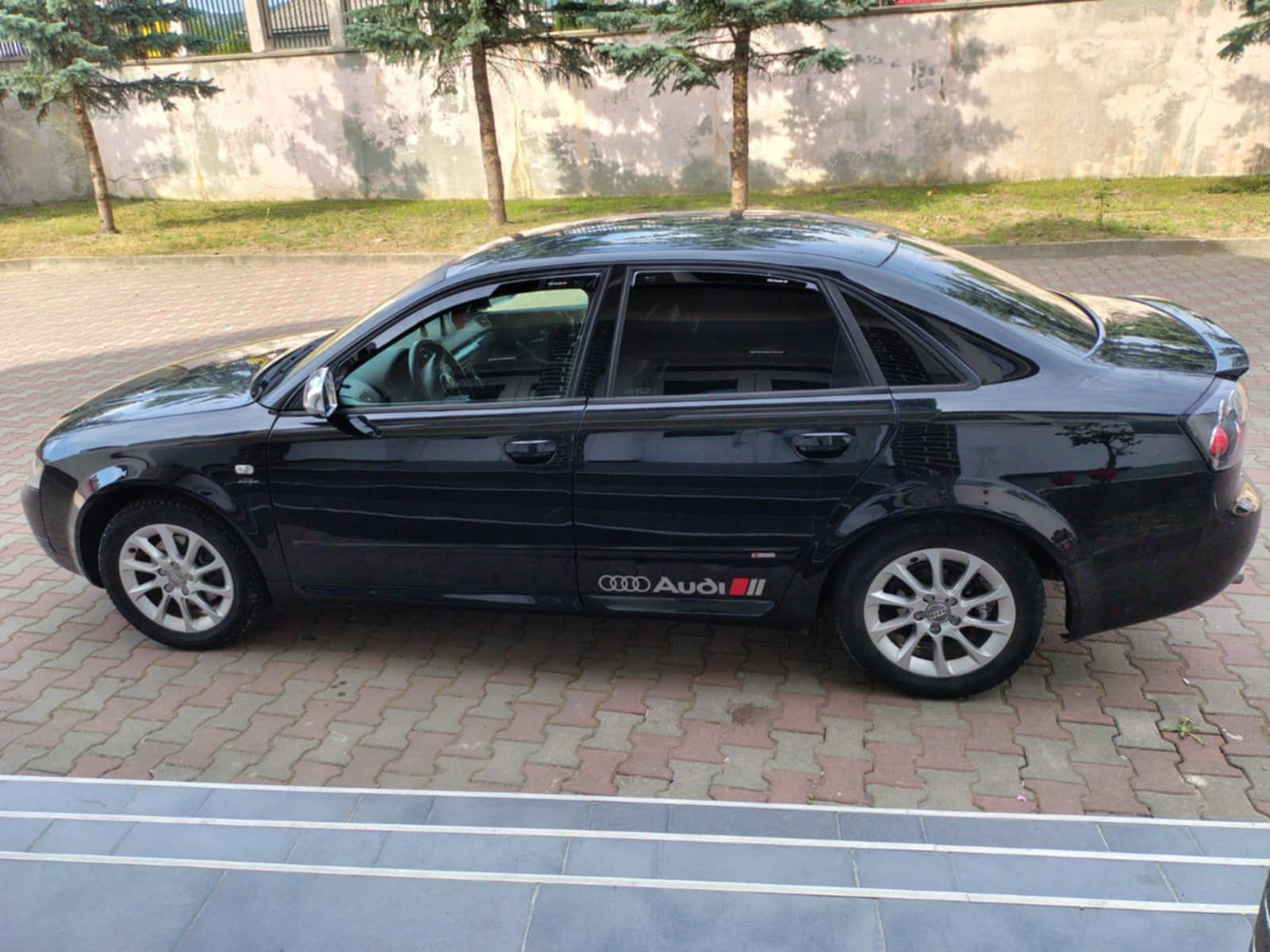 Vând audi A4 B6 motor 1.9