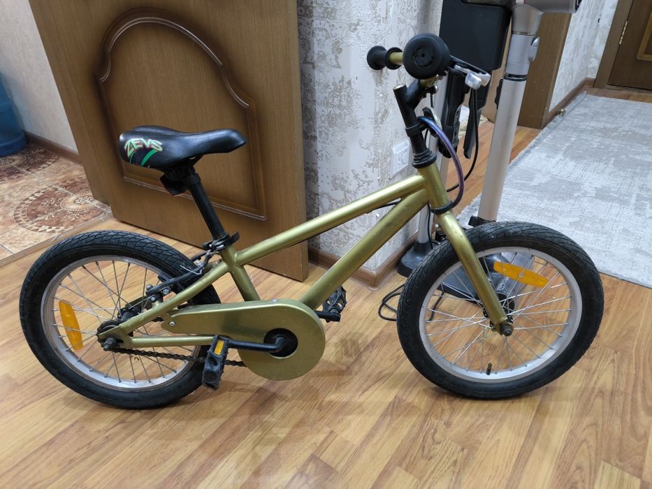 Продам велосипед на 3-7 лет в отл.состоянии