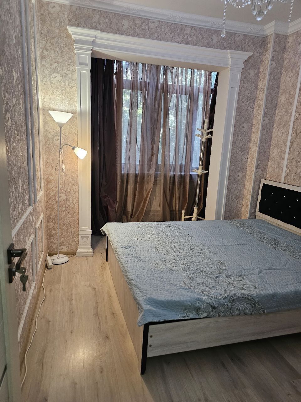 Аренда квартиры. Садыка Азимова 2/2/4. 60м²