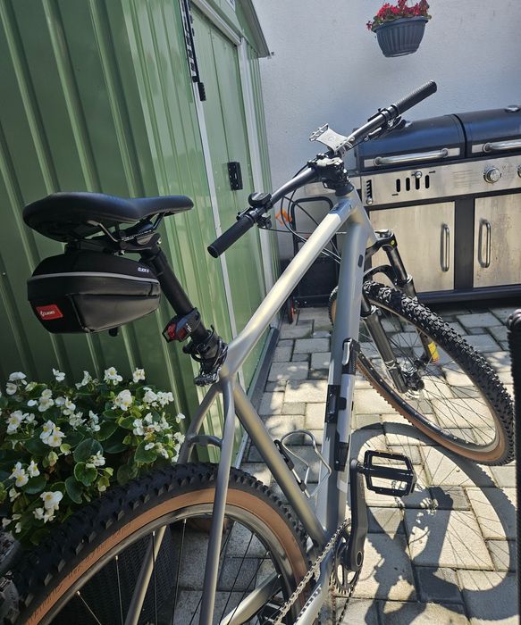 Bicicleta CUBE Attention Pro cadrul 24", roti 29" , Gri metalizat