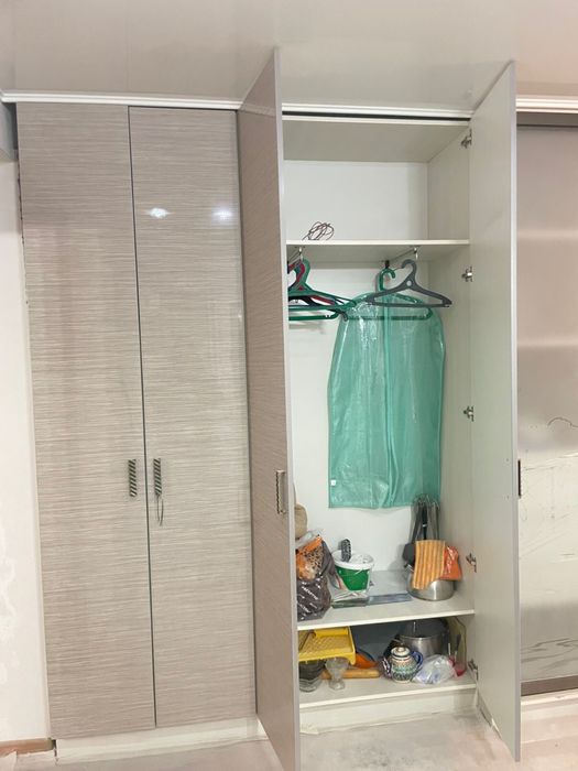 Шкаф в отличном состоянии . Срочно