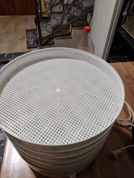 Продам сушилку для овощей и фруктов