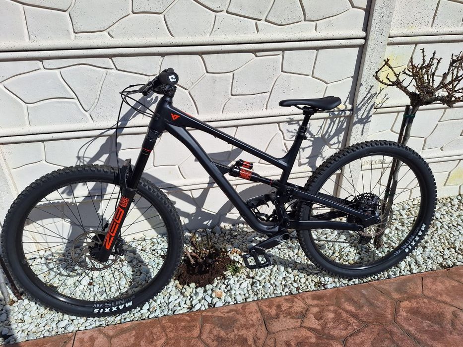 YT Capra Core, full suspension