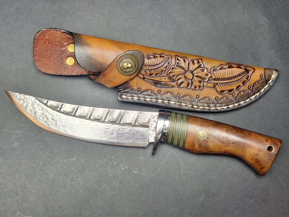 Японски нож Дамаска стомана VG10 с кожена кания