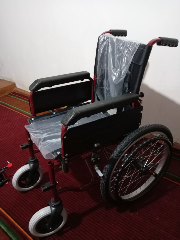 Nogironlar uchun möljallangan bolalar aravachasi