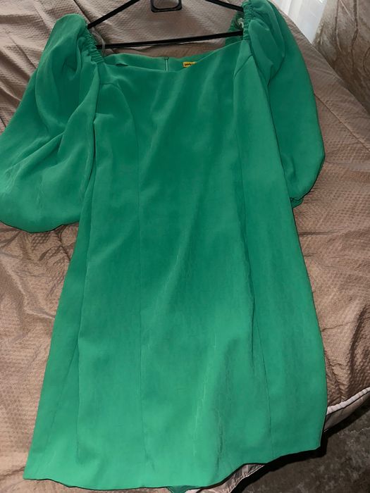 Официална зелена рокля,размер 40