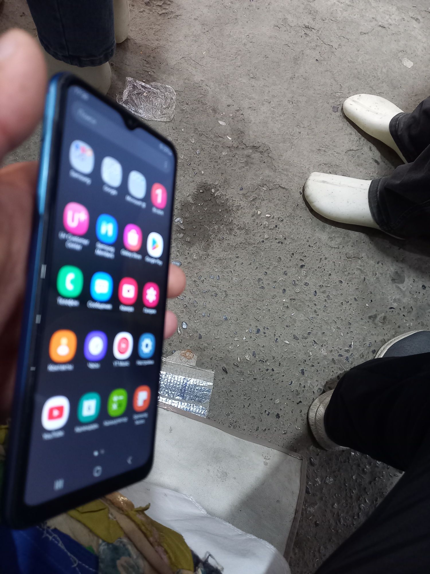 A12 samsung ideal holati yangi tiniq 32GB hotira sim karta imey bo'gan