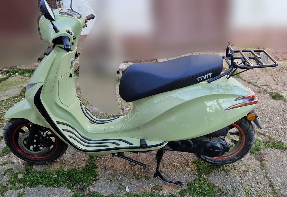 Scuter benzina 49cc aproape NOU , 4 timpi, cu COC