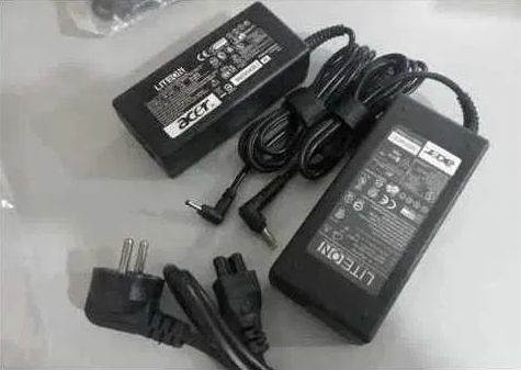 к ACER зарядка на разные гнёзда, блок питания на ноутбук и шнур.