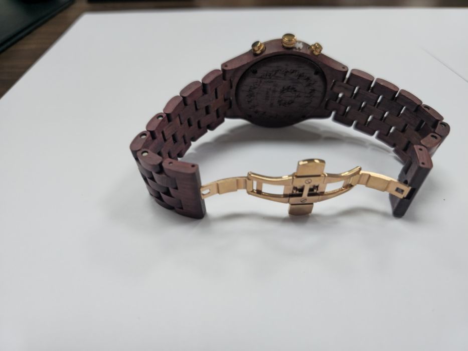 Мужские часы из дерева