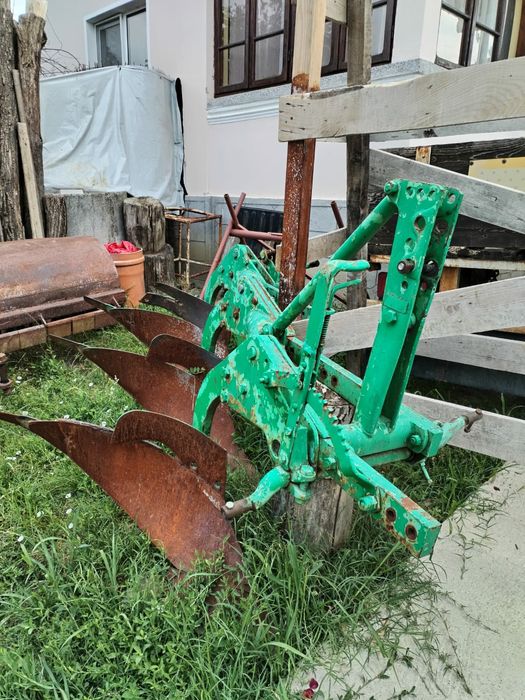 Vând tractor DEUTZ 6006 de 60 cp.cu utilaje