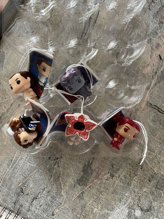 Киндер играчки Kinder Joy stranger things