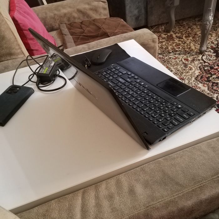 Ноутбук SONY bravia