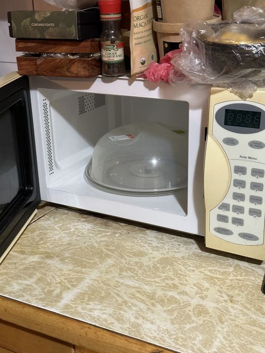 Микроволновка Delonghi