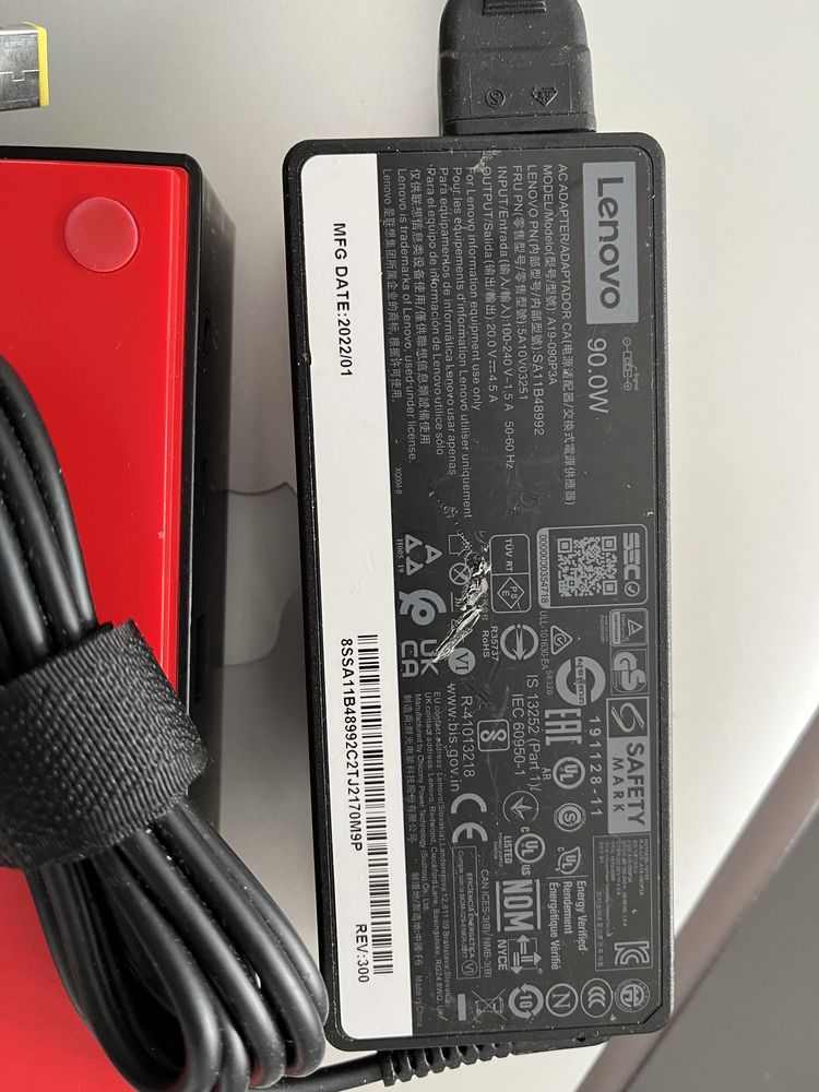 Dock Lenovo thunderbolt 3 type:40AC