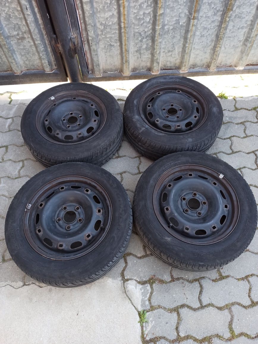 4 jante de tabla cu cauciucuri de vara 185/60/14 Skoda, Seat, Polo