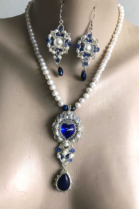 Set colier si cercei handmade cu perle de cultura-model desebit