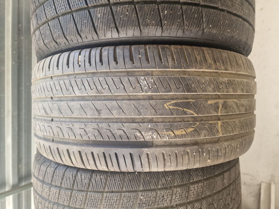 Vând 2 cauciucuri vara 275.45.20