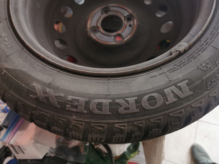 Cauciucuri noi cu jante din tabla