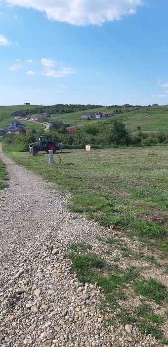 Vând teren intravilan