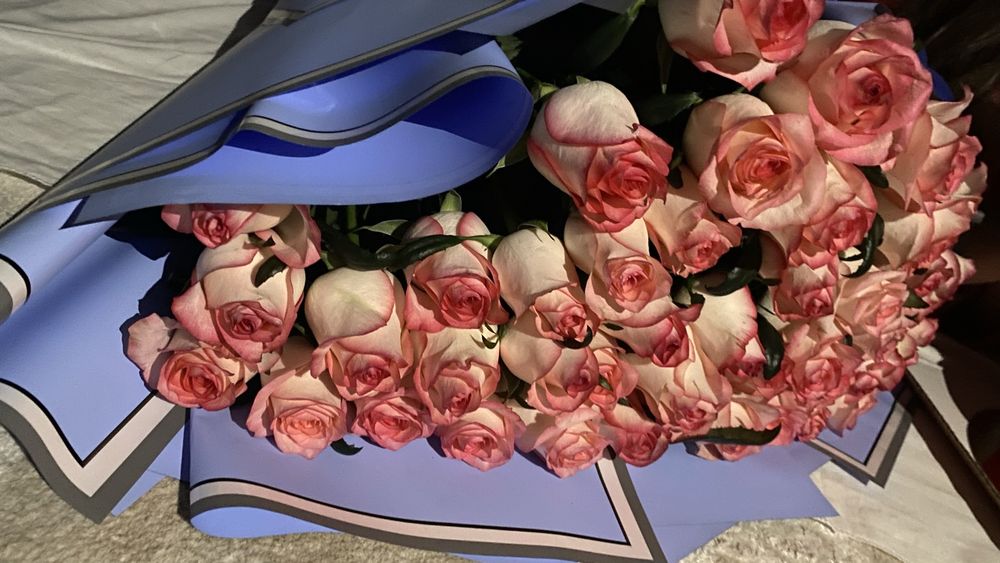 Әдемі букеттер 21штук роза