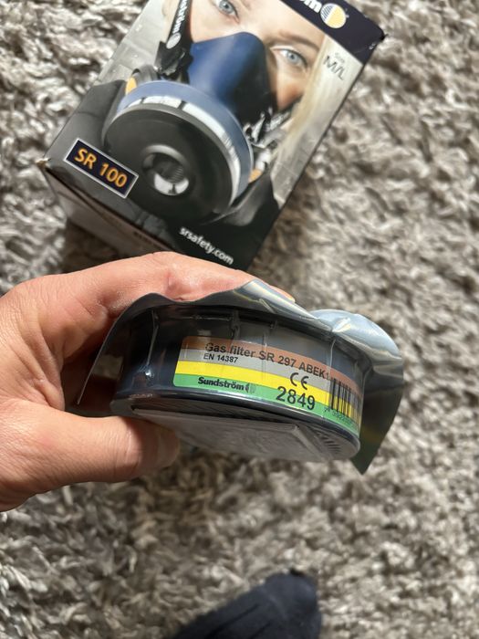 Респираторна Маска Sundström органични и неорганични газове