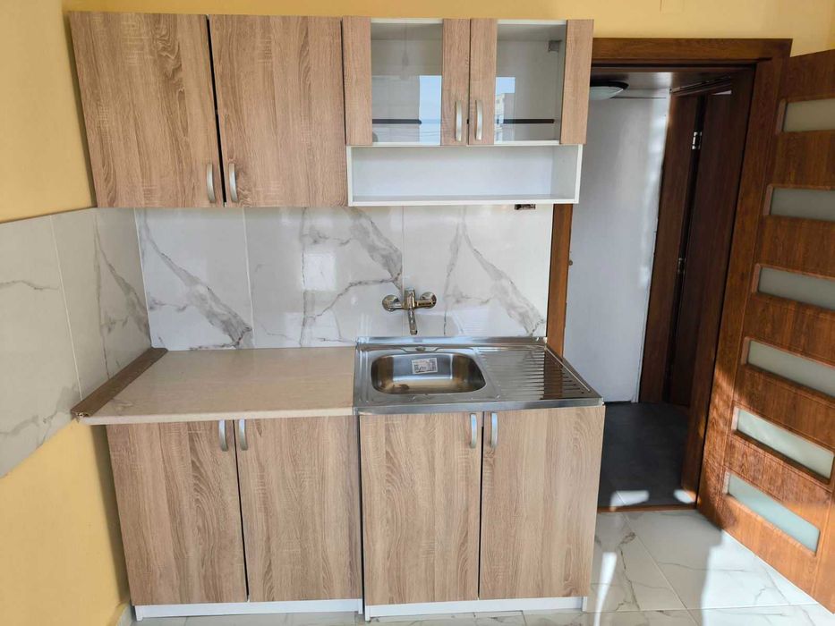 Продава се чисто нова кухня