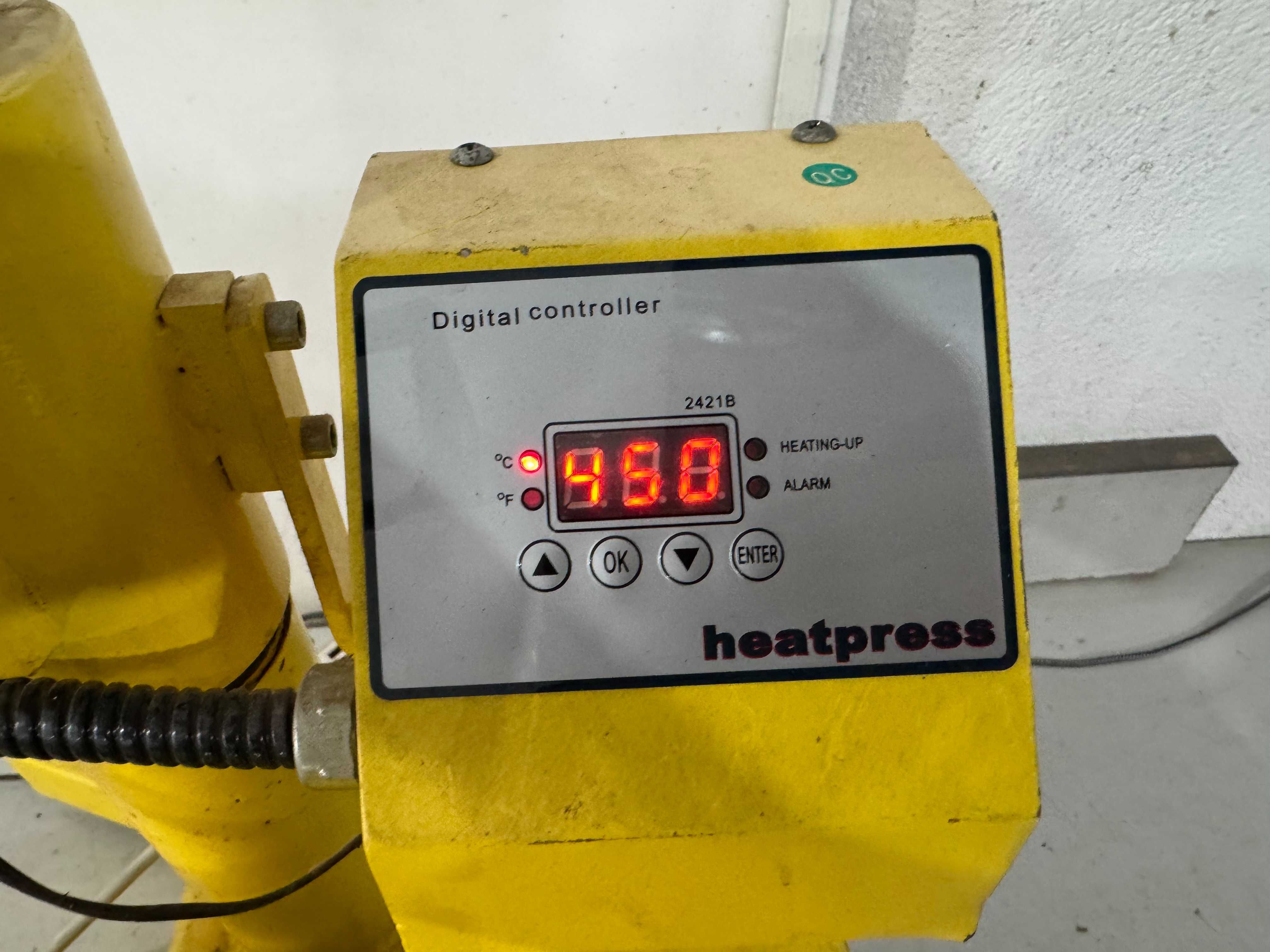 Термопреса за тениски - 1400 W