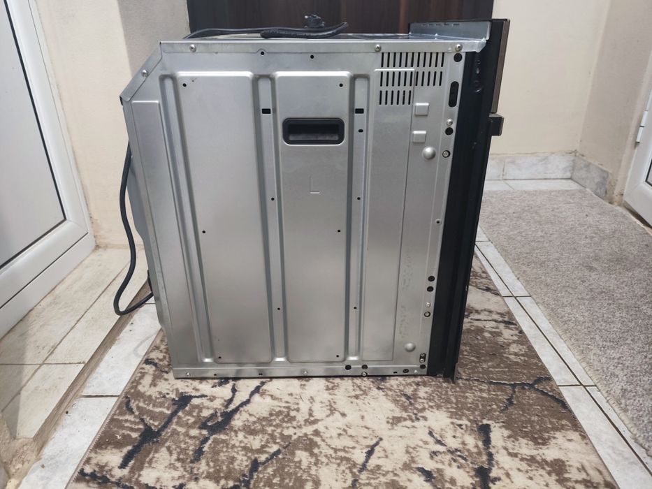 Продавам готварска печка Беко