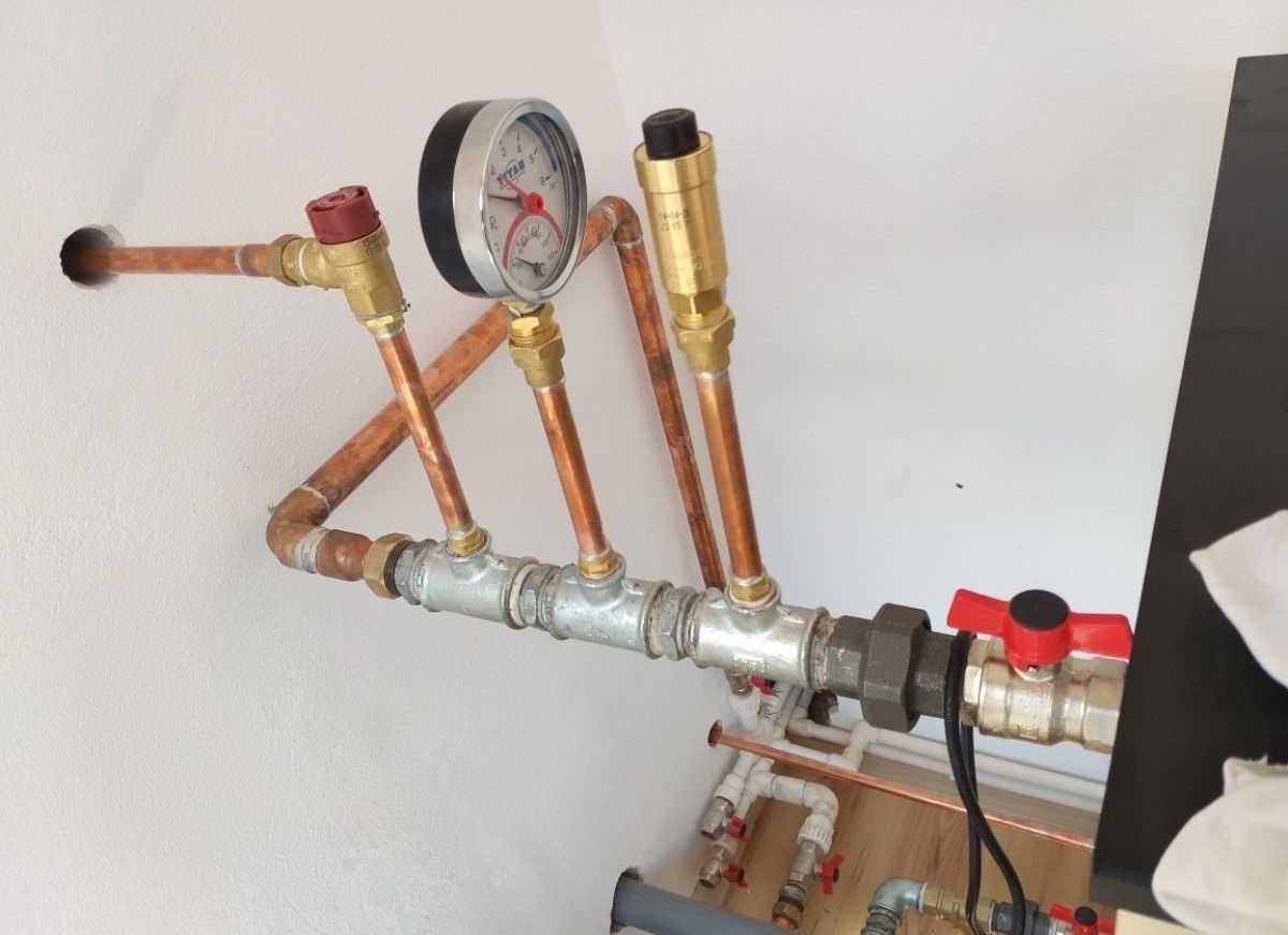 Instalator sanitare și termice urgente non stop