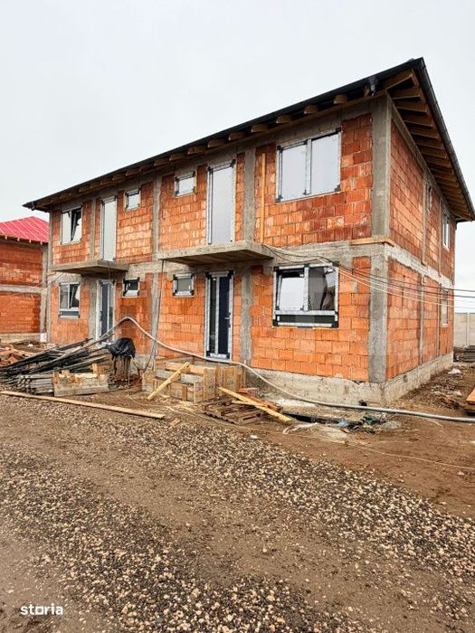 Casa noua cu 3 dormitoare, 2 bai si teren de 220 mp