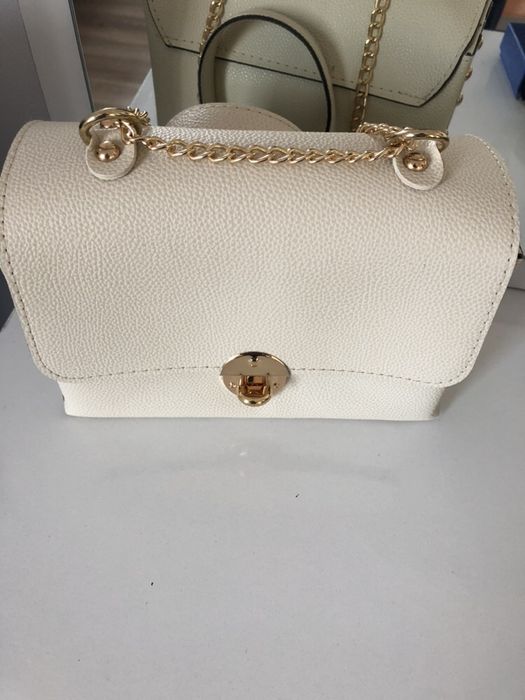 Дамски чанти Guess