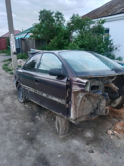 Запчасти на Опель омегу Б, есть почти всё