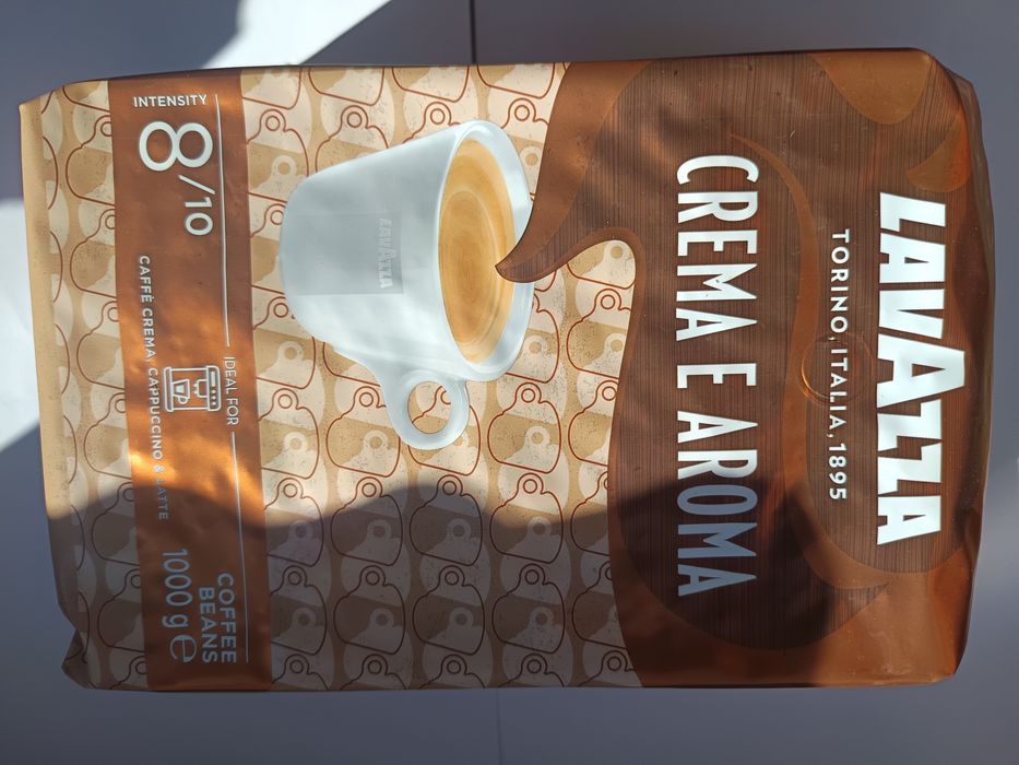 Кафе на зърна Лаваца Lavazza Crema e aroma 1кг крема арома 1кг