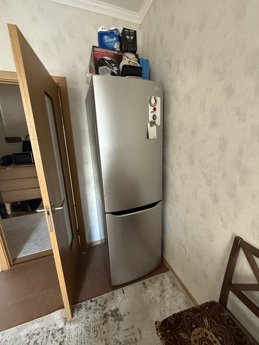 Холодильник LG.