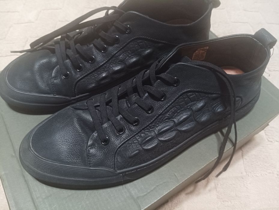 Кроссовки 43 размер.100%кожа.Аrzoni Bazalini.