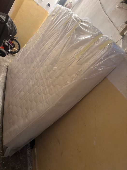 Saltea de pat matrimonial