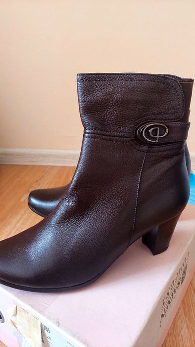 Ботинки, сапоги, женские,  36 рр, новые, кожа,
