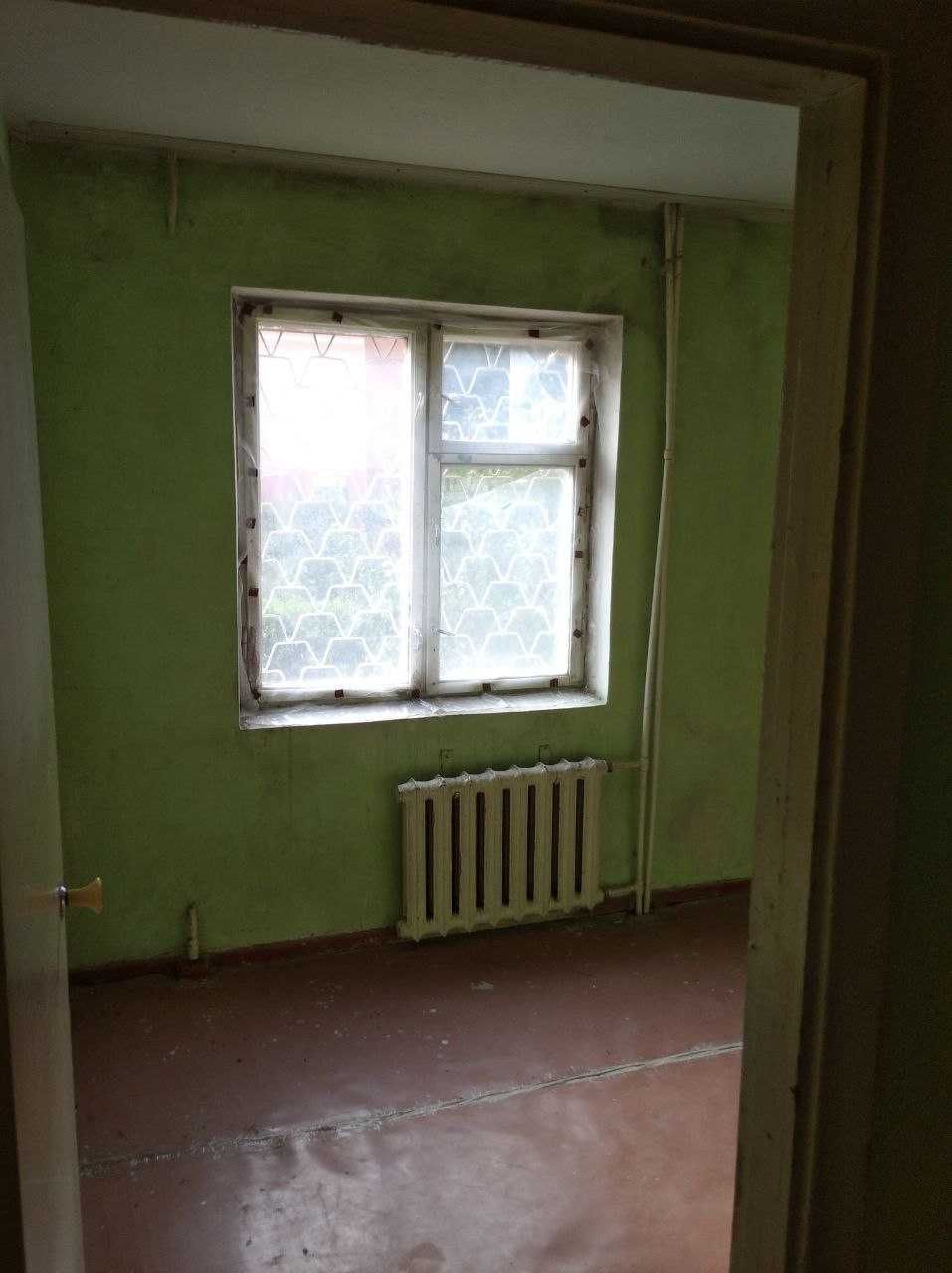 Доканал, черемушкада 1 этаж, 2 хонали (56 кв) квартира сотилади.