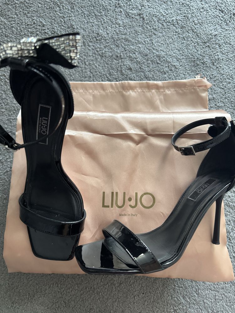 Елегантни сандали LIU-JO 39