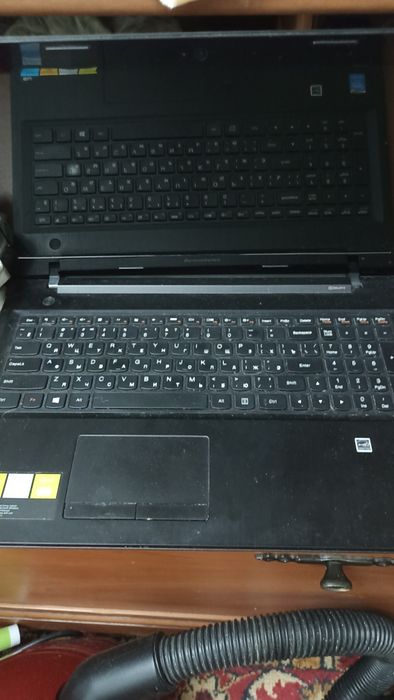 Продам ноутбук , Lenovo, в рабочем состоянии,, крышка сломана, не закр