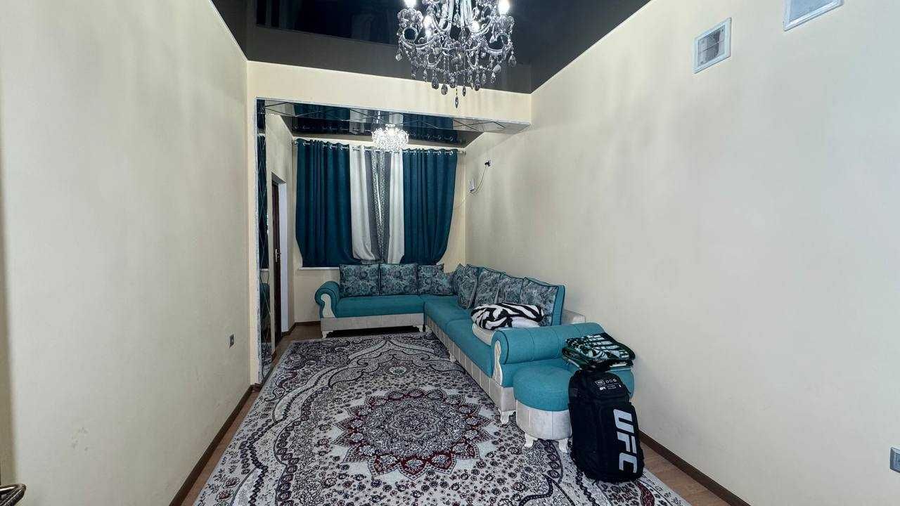 Истиқлол стадиони 3 хонали квартира сотилади.ID:281744