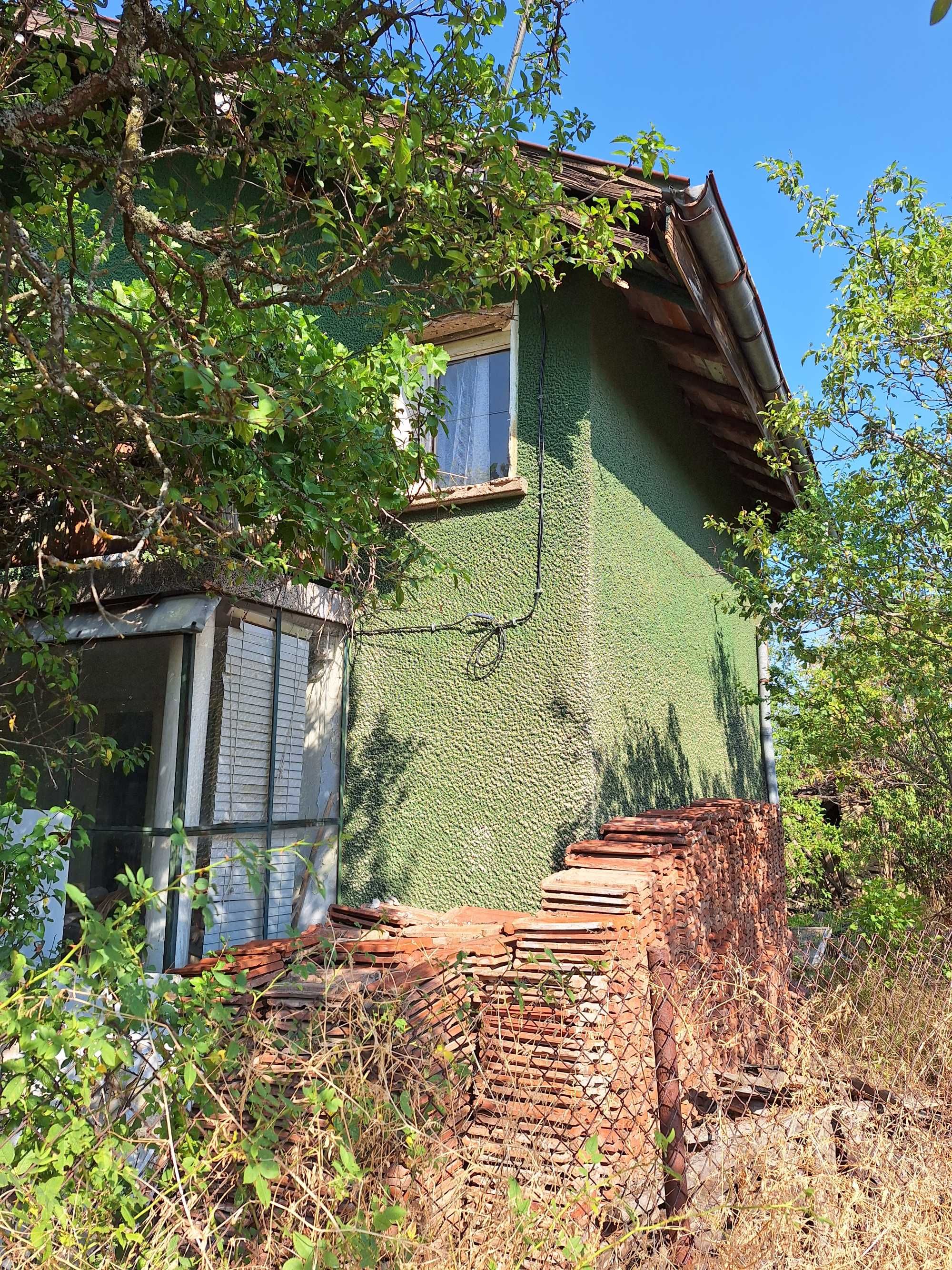 Продава КЪЩА на 50 км от София