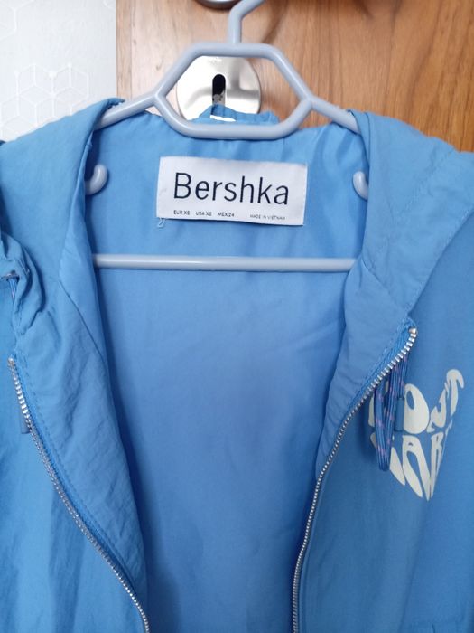 Яке Bershka XS..