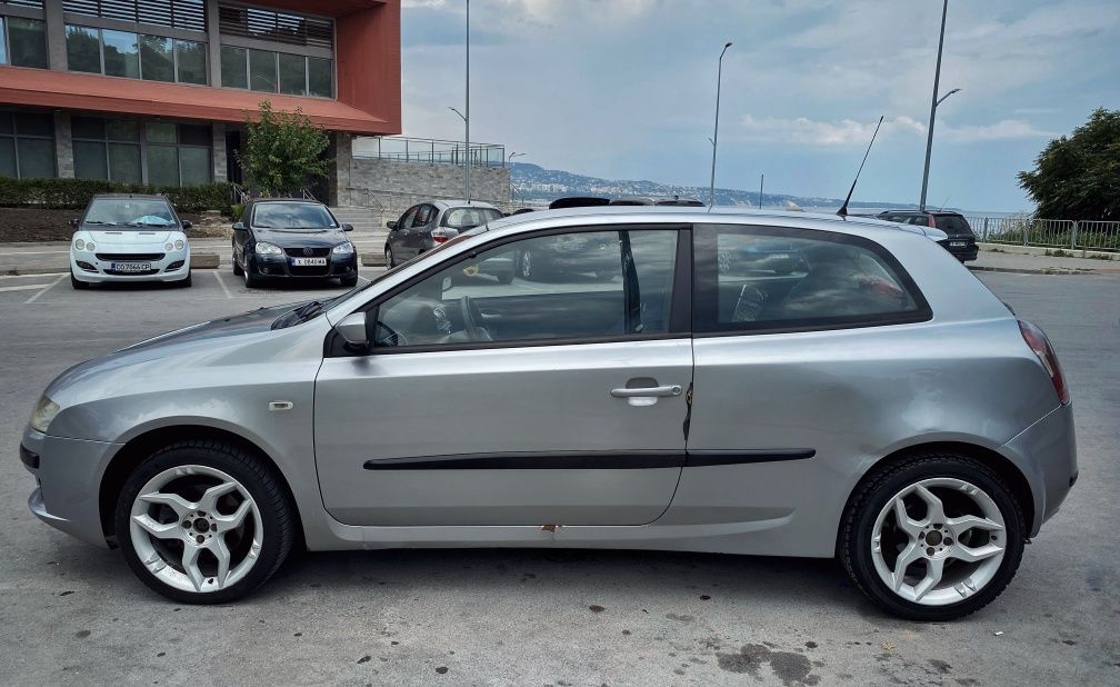Продава се Fiat Stilo 1. 9 дизел 2005 г.